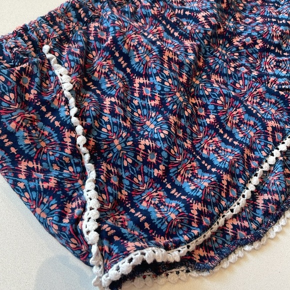 Mossimo Boho Elastic Rayon Shorts with Trim, Size M - Picture 6 of 6